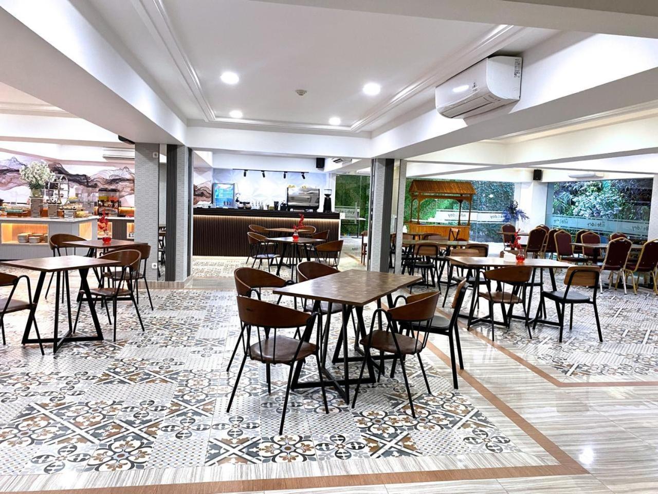 All Nite And Day Hotel Alam Sutera Serpong Exteriör bild