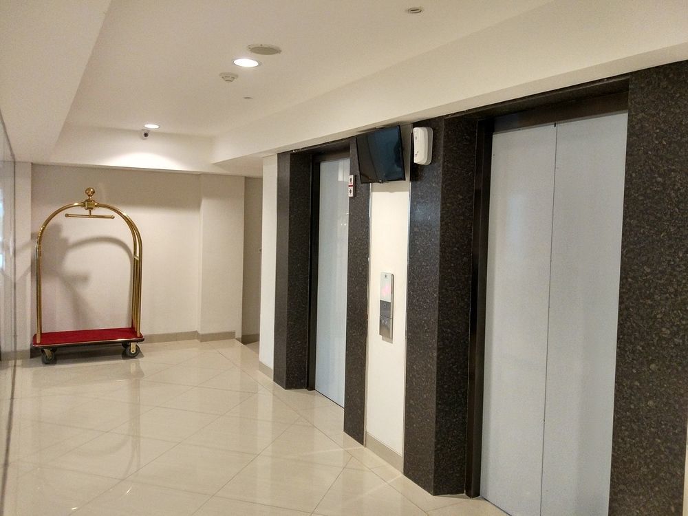 All Nite And Day Hotel Alam Sutera Serpong Exteriör bild